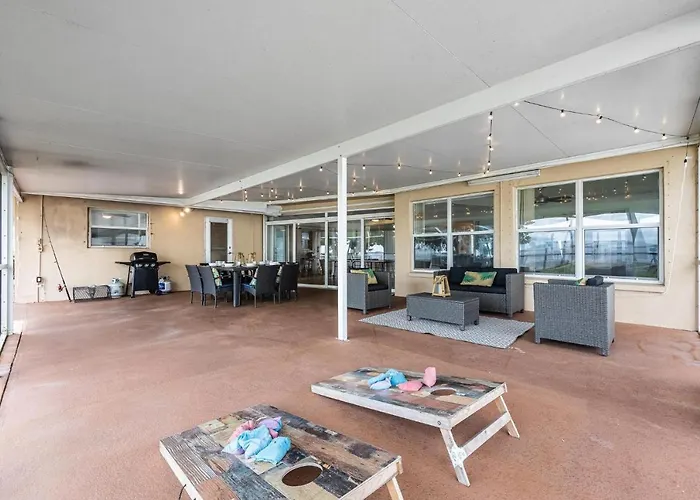 Heated Pool, Ping Pong Table, Sleeps 8 - Villa Sunset Riverhouse