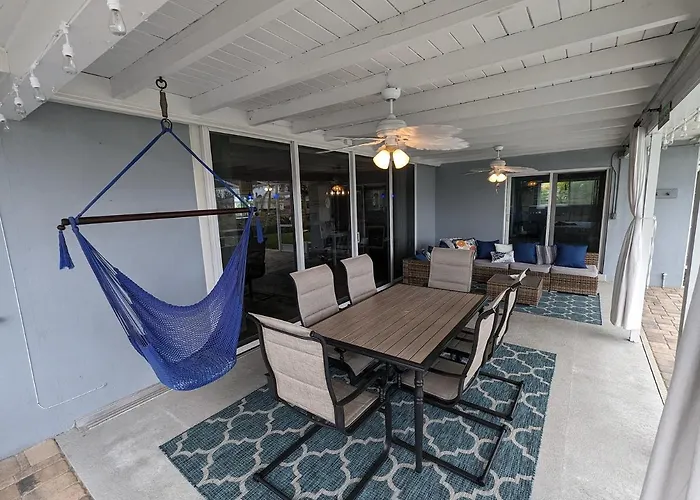 Blue Flamingo - Pool, Sunsets, Dock, Lift, Direct Gulf Access!