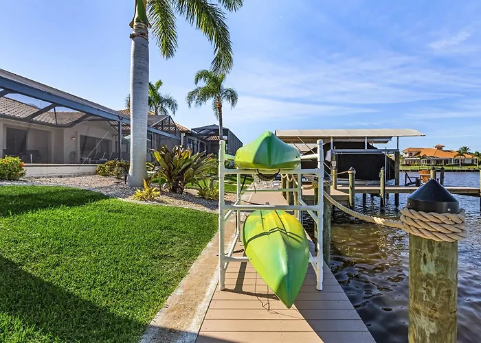 Modern, Luxurious, Waterfront Home With Heated Pool - Villa Dock Holiday - Roelens Vacations
